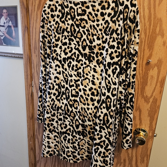 TOP WOMAN'S SIZE 26/28 (4X) - Picture 4 of 6